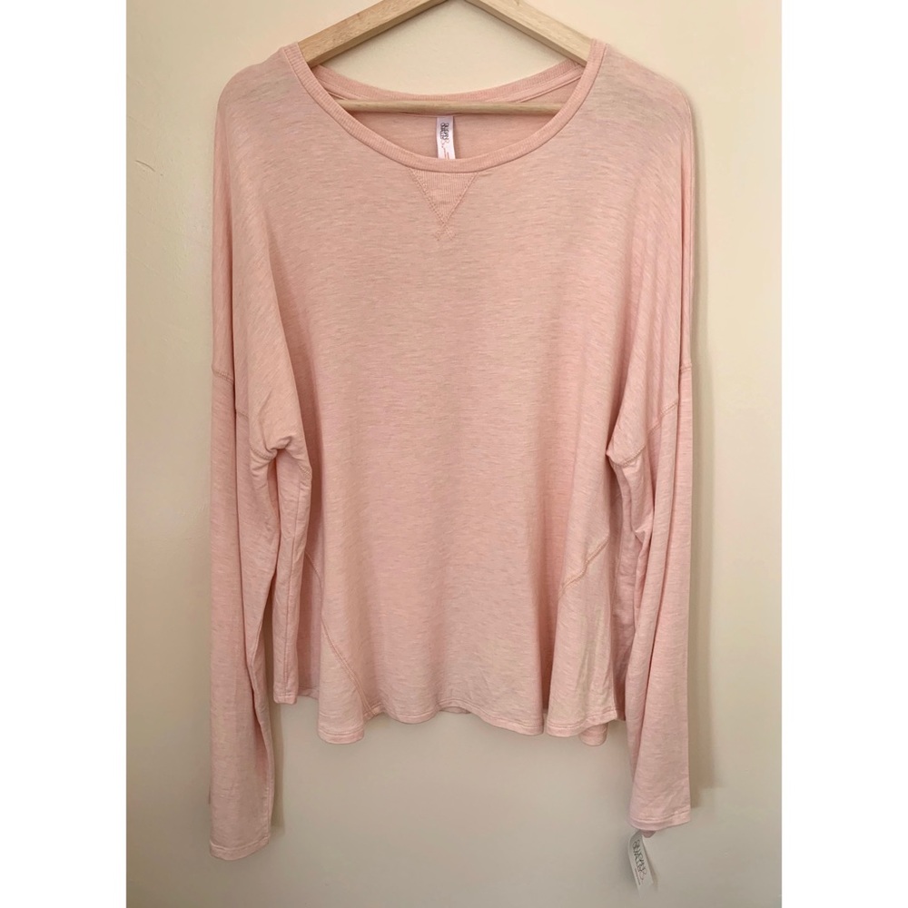 Gilligan & O’Malley • XXL • Light Pink Long Wide Sleeve Top